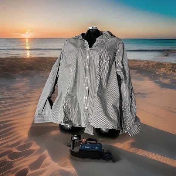 Torrid 3 Stripped Button Down‎ Shirt Light Casual Womens Beach 3x - Picture 1 of 7